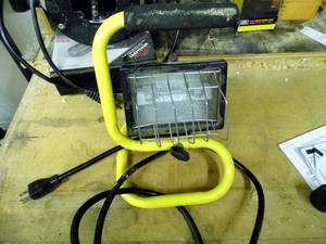 lot 8 image: Floor standing shop light