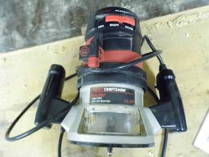 lot 12 image: Sears Craftsman 1 12hp 25k rpm electric Router