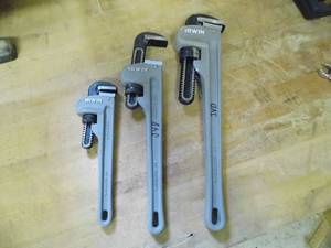 lot 25 image: Set of 3 assorted size Irwin pipe wrenches