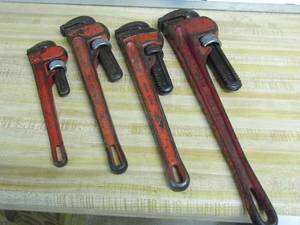 lot 43 image: Collection of heavy duty pipe Wrenches
