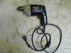 lot 264 image: Black and Decker 38 variable speed reversing drill