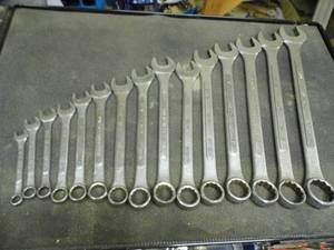 lot 272 image: Large lot of K-T SAE Wrenches from 38 up to 1 14