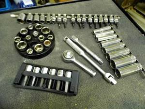 lot 273 image: Huge lot of 38 deep and shallow well Sockets and specialty bits on both magnetic trays and rail clips. Includes a ratchet, breaker bar and extension.