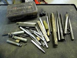 lot 287 image: Huge Assortment of screwdriver bits for both standard and impact use along with a variety of taps and other accessories.
