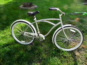 lot 288 image: Retro style Huffy bicycle and to complete that retro look...has fenders
