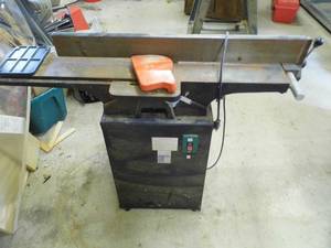 lot 294 image: Heavy duty Professional grade Cal-Hawk electric Hard wood jointer