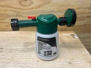 lot 22 image: CHAPIN Fertilizer Feeder Hose End Sprayer