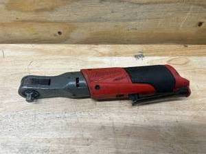 lot 13 image: MILWAUKEE M12 FUEL 12V Lithium-Ion Brushless Cordless 38 in. Ratchet (Tool-Only)