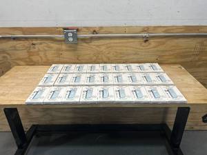 lot 75 image: SONIX Lot of 27- Edge-to-Edge Glass Protectors