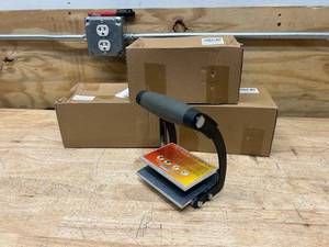 lot 94 image: AUTOLY Lot of 3- Panel Carrier Tools