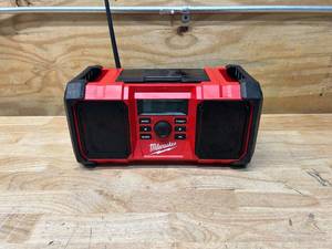 lot 100 image: MILWAUKEE M18 18-Volt Lithium-Ion Cordless Jobsite Radio
