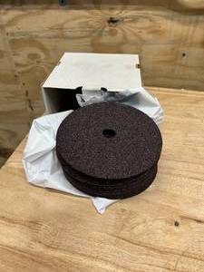 lot 116 image: MARVEL Box of 7 x 78 Resin Fibre Discs (qty 25)