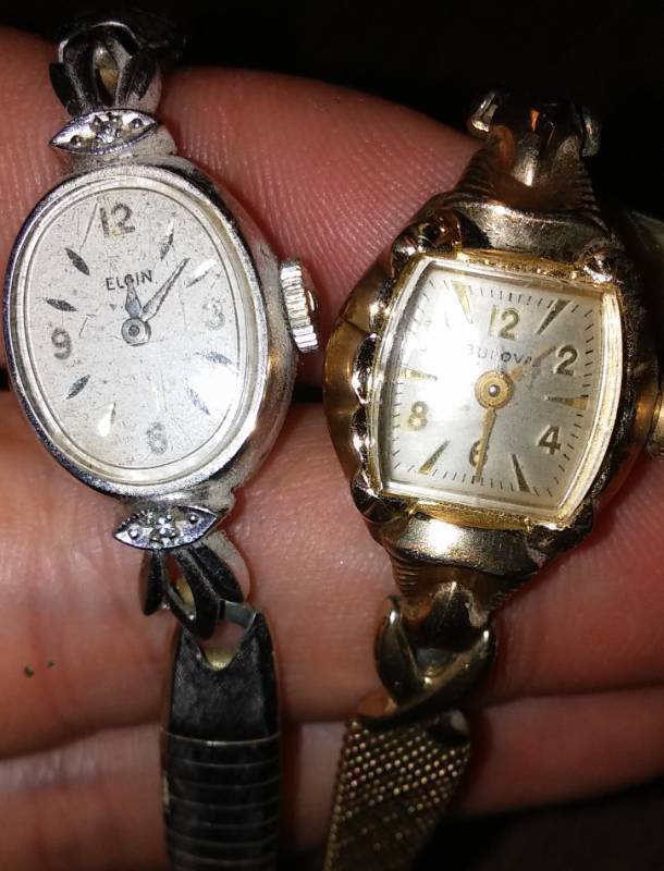 lot 581X image: Vintage Watches.