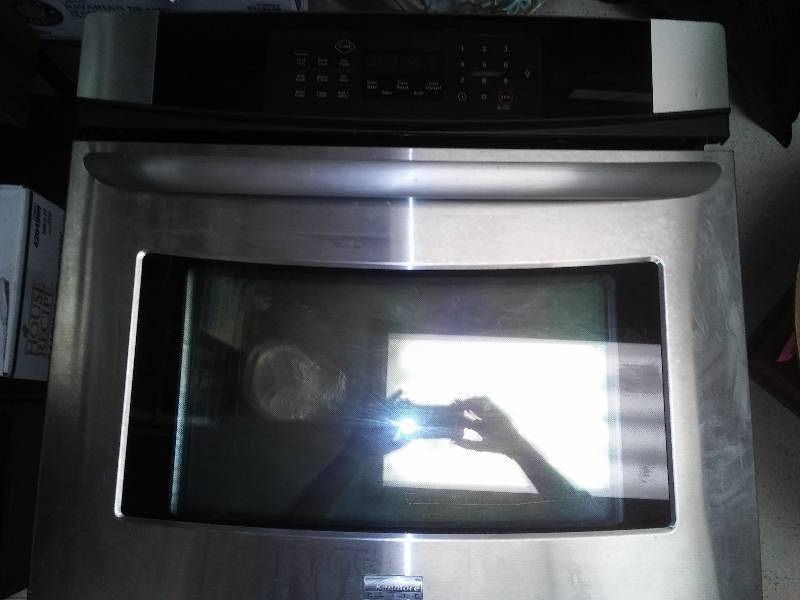 lot 690 image: NEW Kenmore Wall Oven, Convection, Self Cleaning