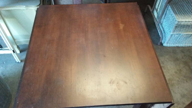 lot 822 image: Drop Leaf Table.