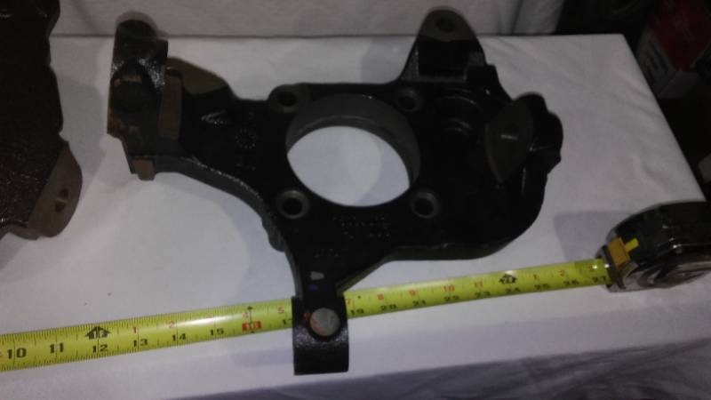 lot 876 image: Heavy Cast Auto Parts.