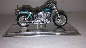 lot 531 image: Harley-Davidson 2000 FXDL Dyna Low Rider Model Motorcycle.