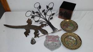 lot 549 image: Metal Decor.