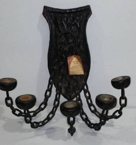 lot 599 image: Home Dcor Wall Hanging.