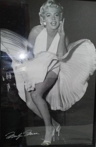 lot 632 image: Black and White Art.