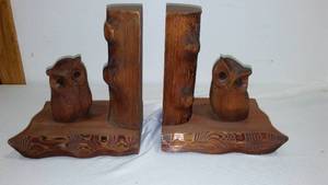 lot 657 image: Owl Bookends, Wood Carved.