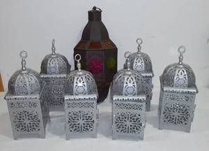 lot 677 image: Decor Stylish Lanterns (7)