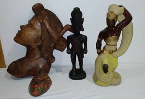 lot 678 image: Tribal Art (4).