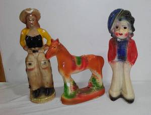 lot 757 image: Ceramic Figurines (3)