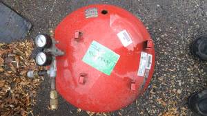 lot 698 image: PORTER-CABLE Air Compressor, 6-Gallon, Pancake (C2002)