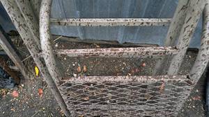 lot 706 image: 10 ft. Deer Stand Metal.