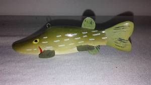 lot 777 image: Vintage Collectible Spear Fishing Decoy Lawrence Bethel, Northern Pike
