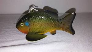 lot 780 image: Vintage Collectible Spear Fishing Decoy Larry Lang, Blue Gill