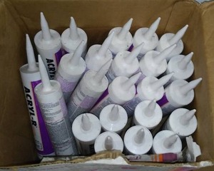 lot 806 image: ACRYL-R SM 5430 Roof Sealant (23 tubes)
