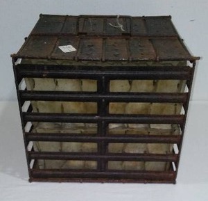 lot 819 image: Early 1900s Metal Egg Crate With Egg Separators.