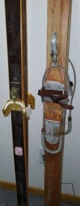 lot 829 image: Vintage Wood Skis.