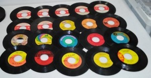lot 830 image: 45s (30).