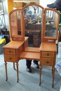 lot 869 image: Vintage Dressing Table With Mirror.