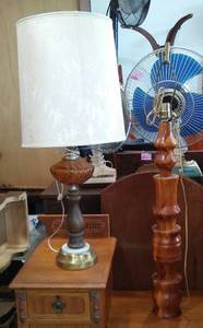 lot 870 image: Vintage Wood Accent Lamps (2)