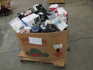 lot 107 image: Pallet of Store Overstock Store and Ecommerce Product and Returns