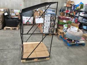 lot 113 image: Welded Metal Frame Built Fit Onto Pallets - Perfect for Projects