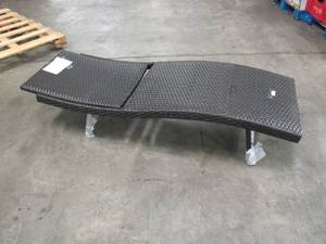 lot 123 image: Members Mark Padded Wicker Chaise - Minor Damage