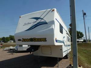 lot 2 image: 1997 Gulf Stream 5th Wheel RV