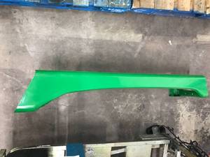 lot 133 image: JOHN DEERE FENDER