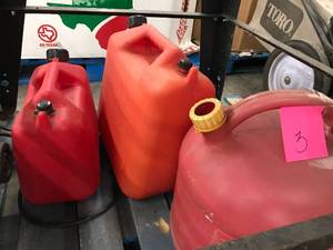 lot 3 image: ASSORTED PLASTIC GAS CANS