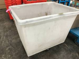 lot 16 image: RUBBERMAID TRASH BIN WITH ROLLERS