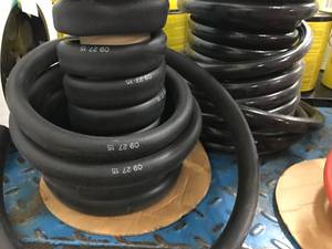 lot 51 image: BLACK RUBBER HOSE