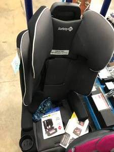 lot 143 image: DISPLAY MODEL SAFETY 1 CAR SEAT