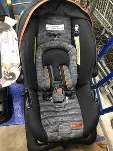 lot 145 image: DISPLAY MODEL SAFETY 1 CAR SEAT