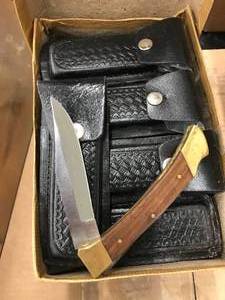 lot 168 image: 2 DOZEN POCKET KNIVES