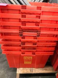 lot 18 image: 8 LARGE TOTES WITH LIDS